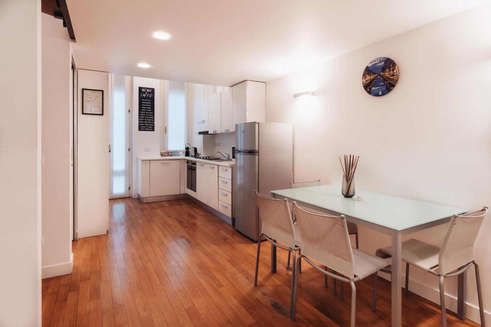 Charming De Togni Apartment Milan Bagian luar foto